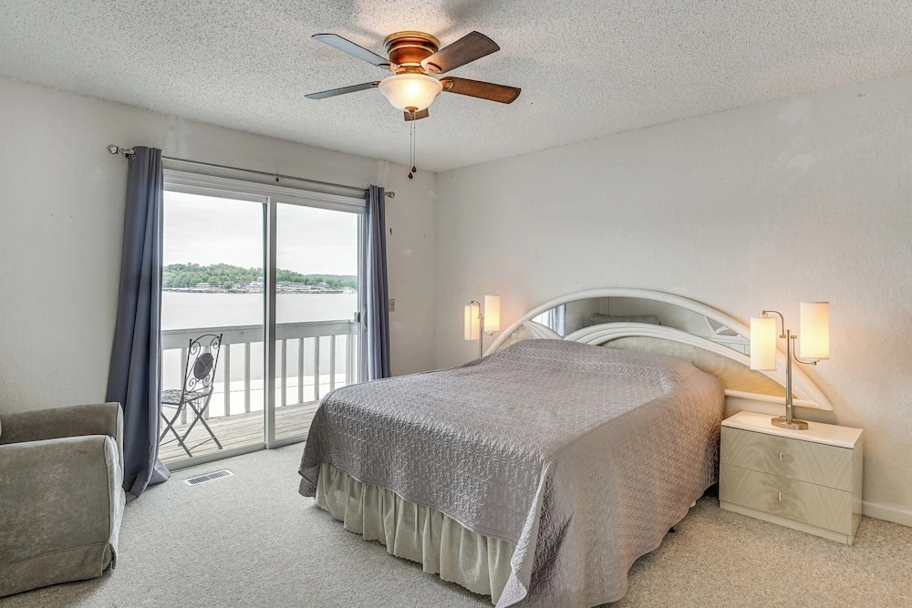 Dock & Slip, Walk to H Toads! Lake Ozark Retreat