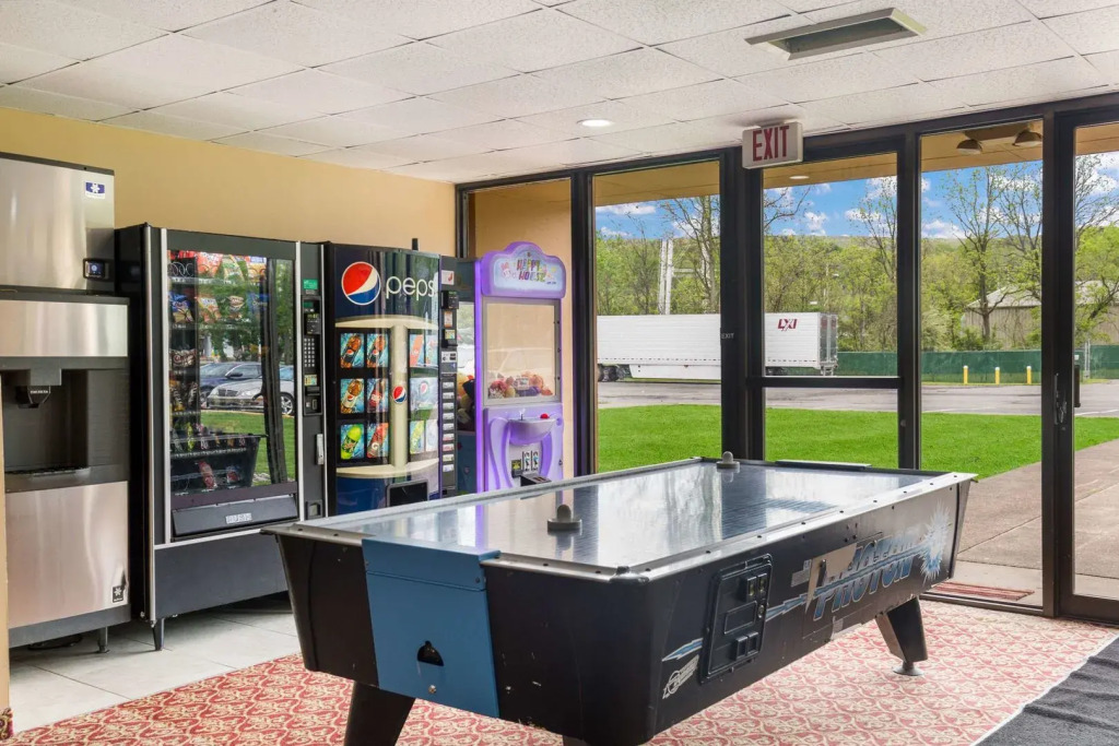 Fairmount Inn & Suites - Stroudsburg, Poconos