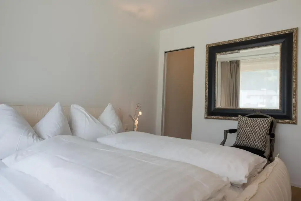 Edelweiss Mountain Suites 04-01