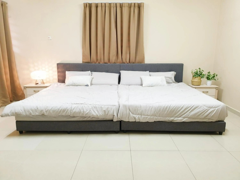 Airport Garden Stay #corner hoise 5 rooms #free wifi #parking #tv chanel