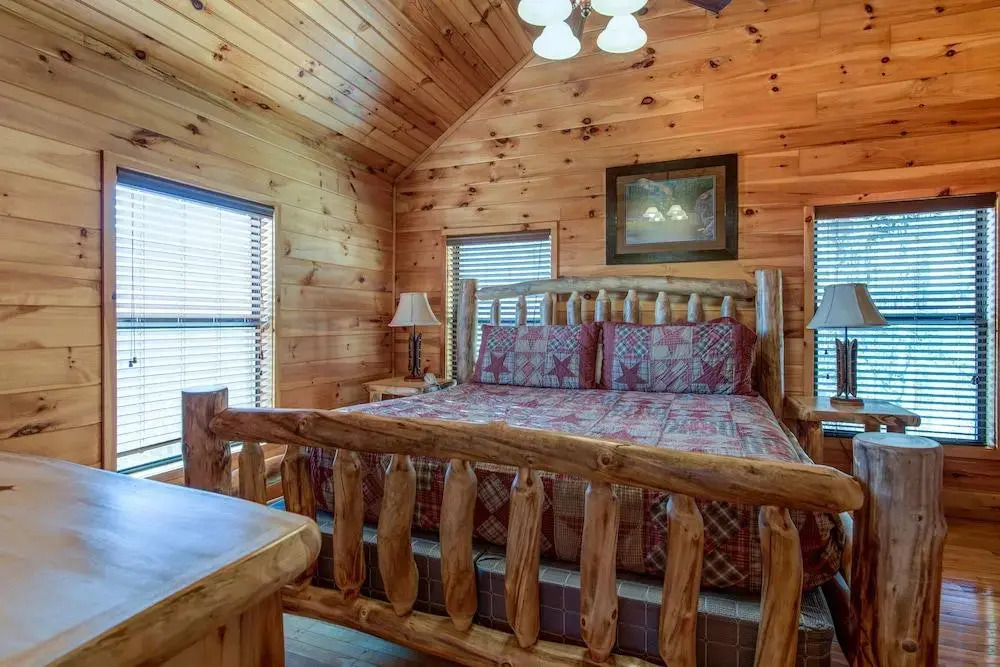 Starry Nights Lodge - Five Bedroom Cabin