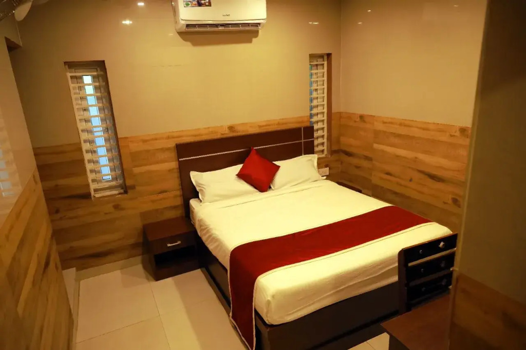 Hotel Ivory Grand