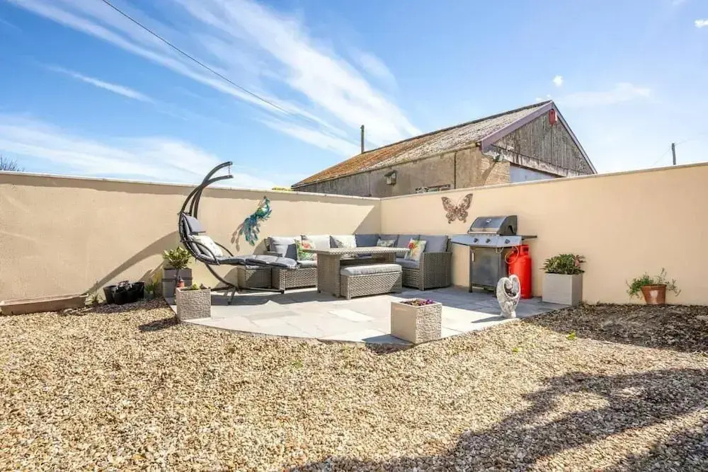 WILLOW RIDGE - a large country house with 3 rental rooms