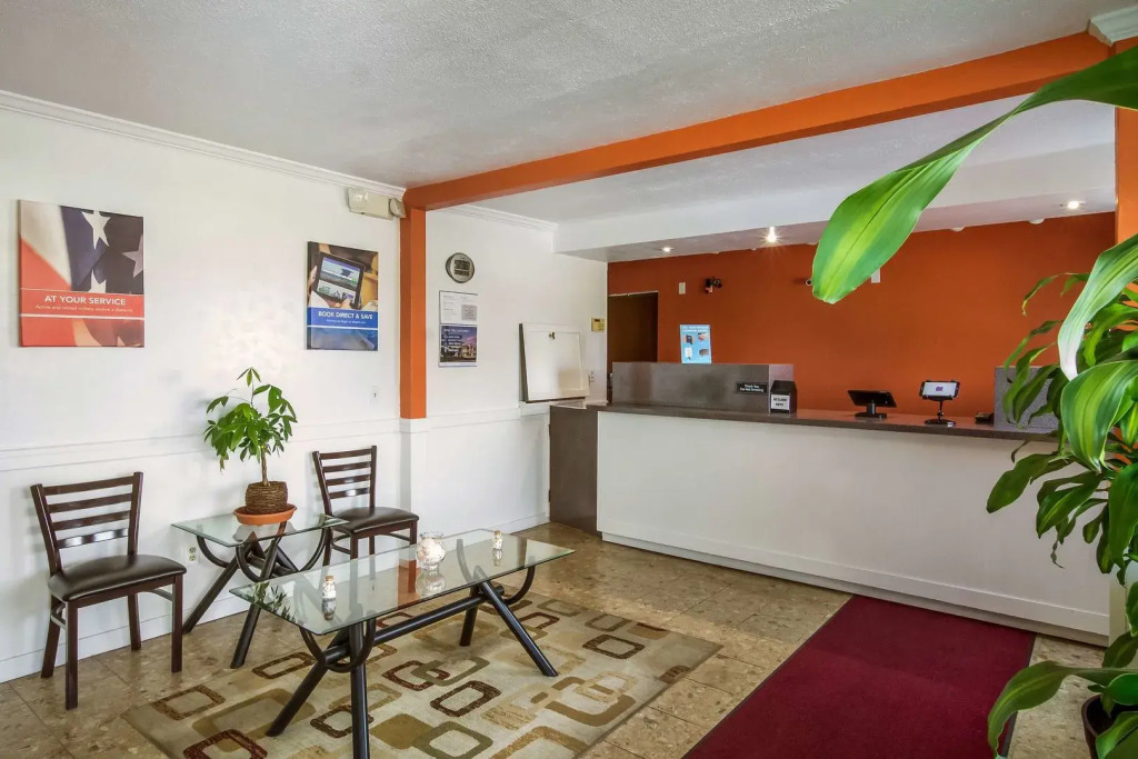 Motel 6-Rossford, OH