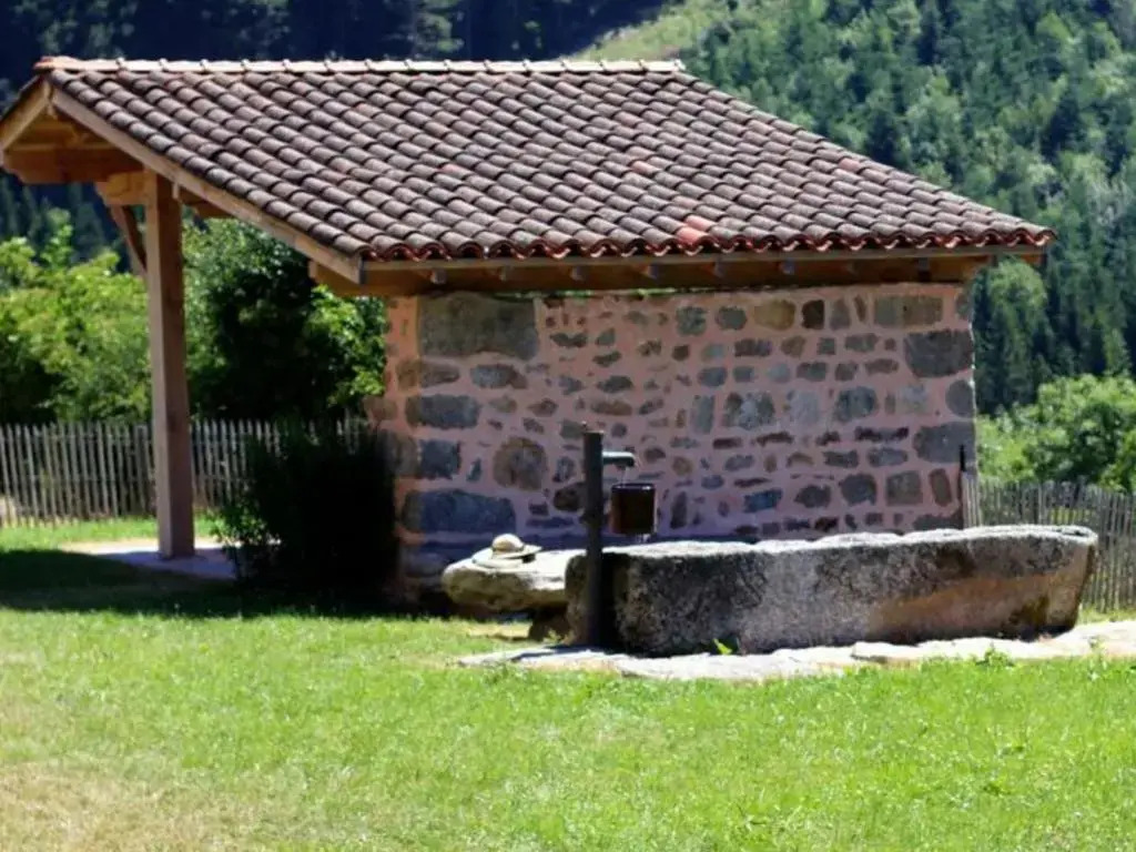 Gîte La Liesse avec 4 chambres, cheminée, jardin et animaux acceptés - FR-1-496-44