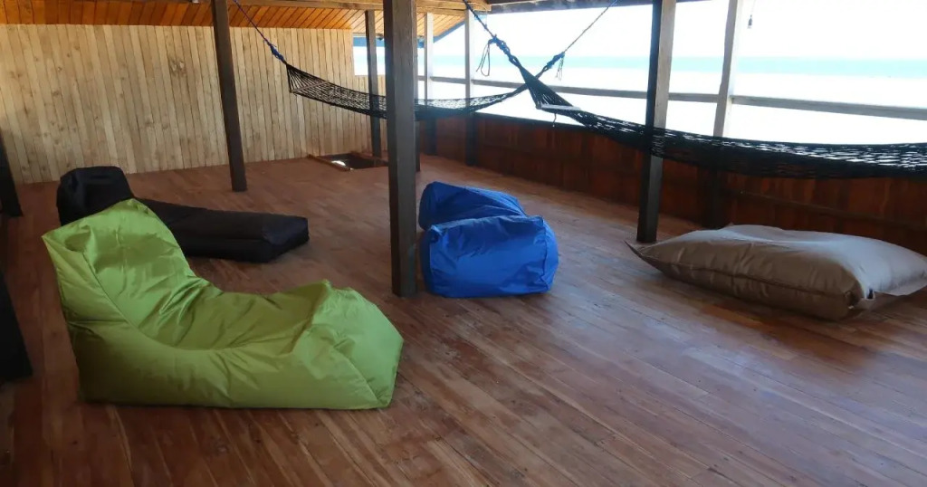 Phinisi Hostel Bira