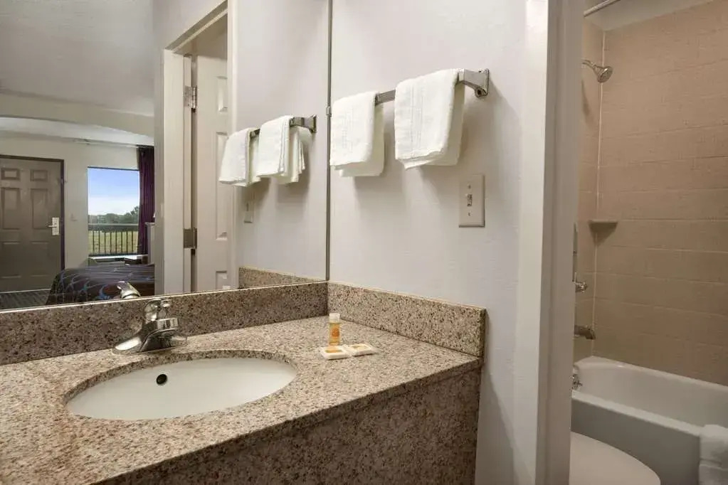 Days Inn Clarksville North