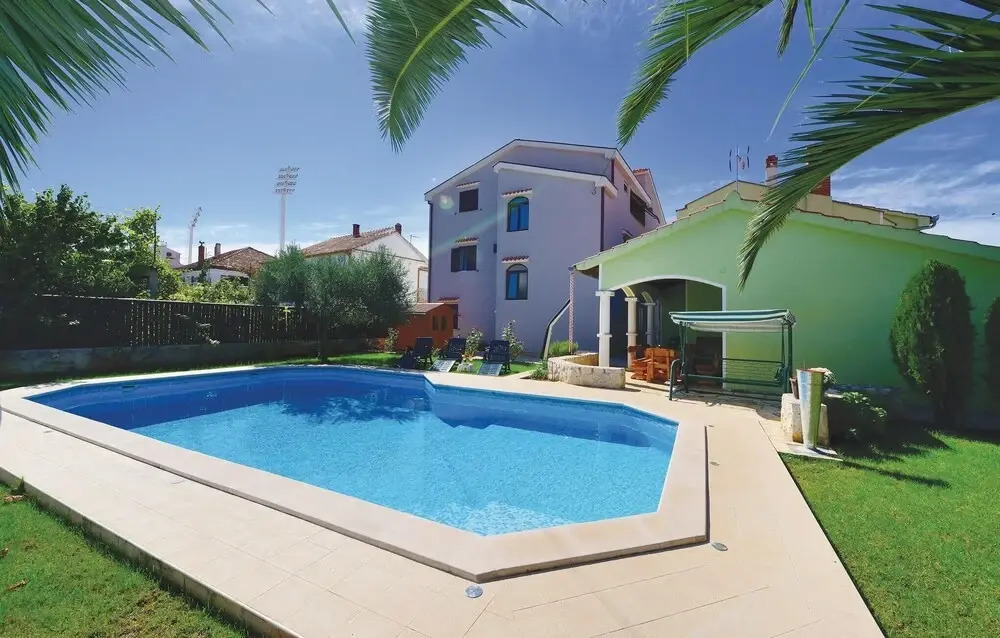Stunning Apartment in Zadar With 2 Bedrooms, Wifi and Outdoor Swimming Pool