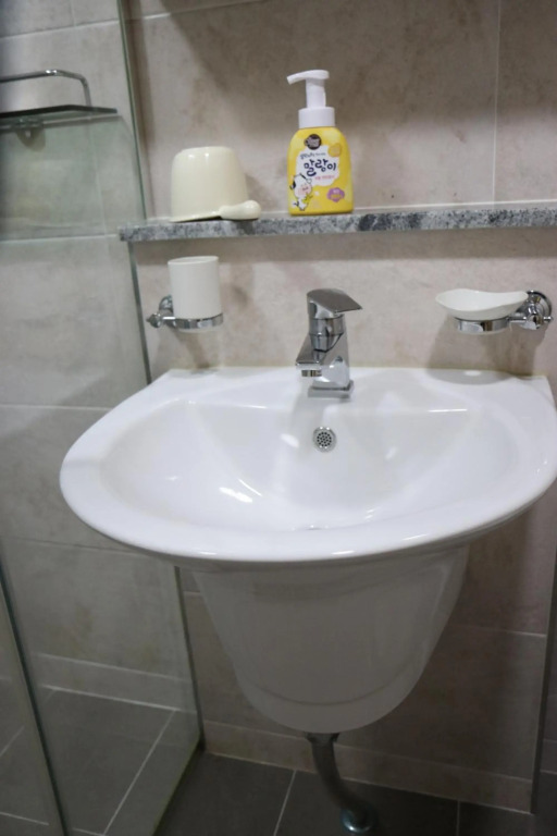 Hongdae Residence-2 1min from Hongik Uni station Exit #1