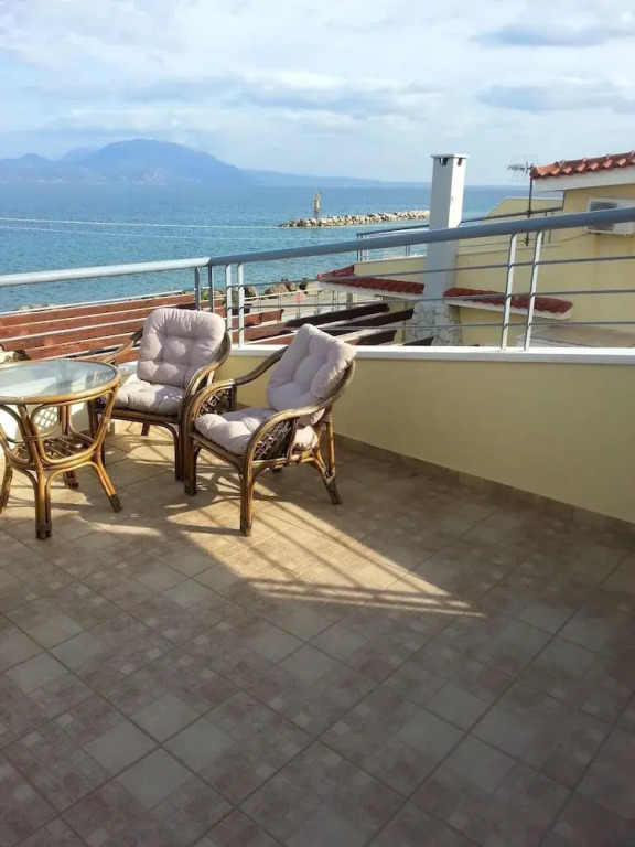 House With 2 Bedrooms in Kiato, With Wonderful sea View and Terrace -
