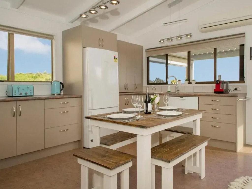 Beachside Beauty - Kuaotunu Holiday Home