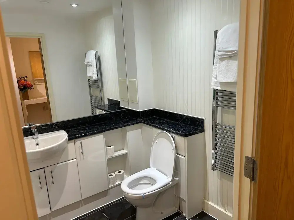 1-bed Apt, Sleeps 4, Central To Shops & Transport
