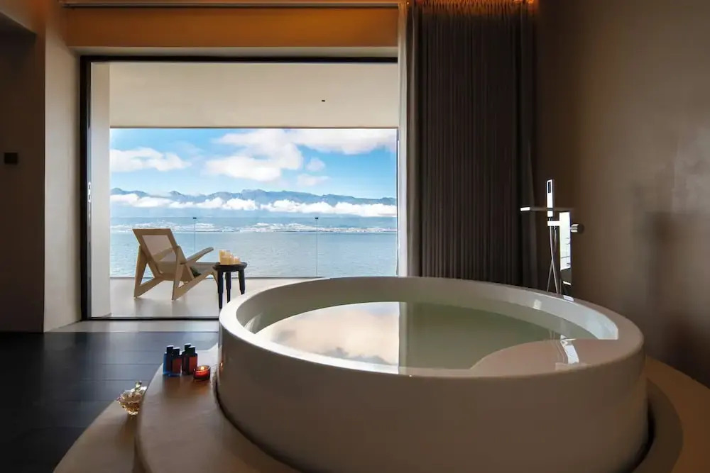 Dali Rushi Jiuxi Sea View Holiday Inn