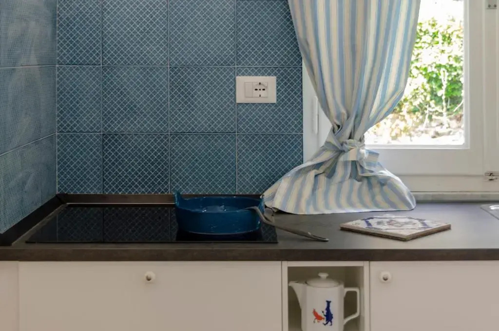 ALTIDO Charming House for 12, with Patio in Vernazza