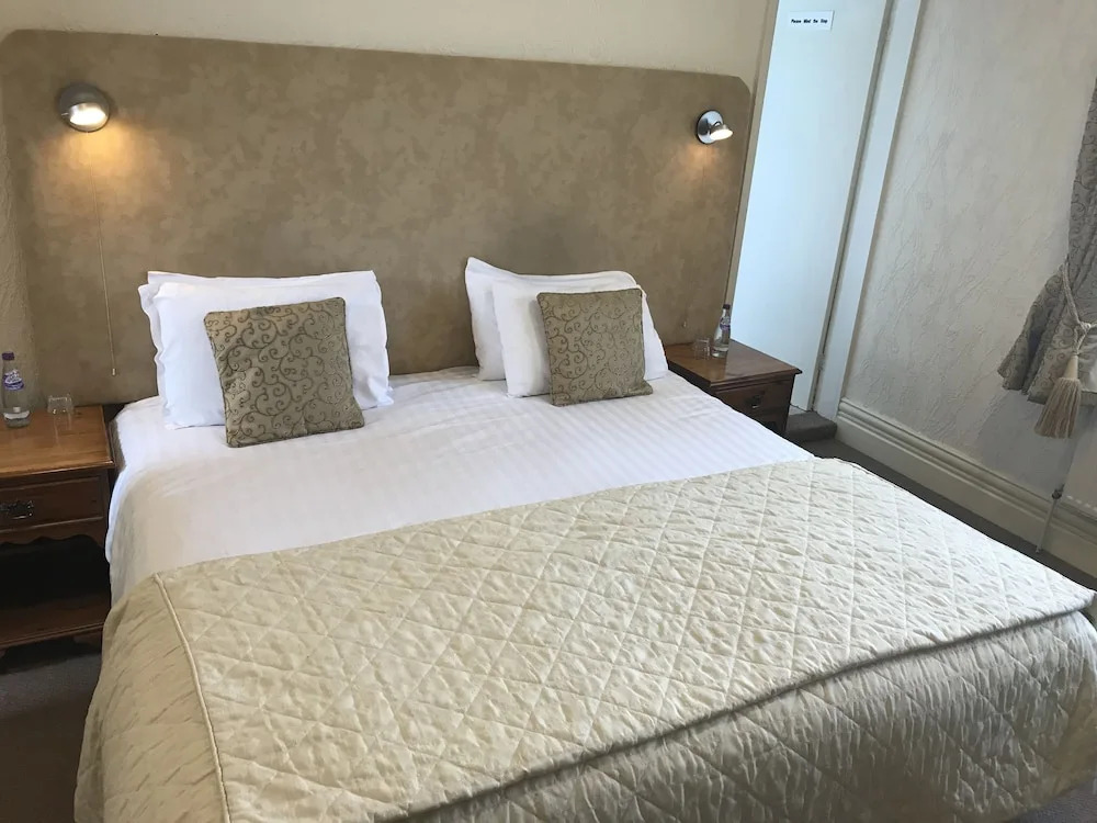 The Carre Arms Hotel