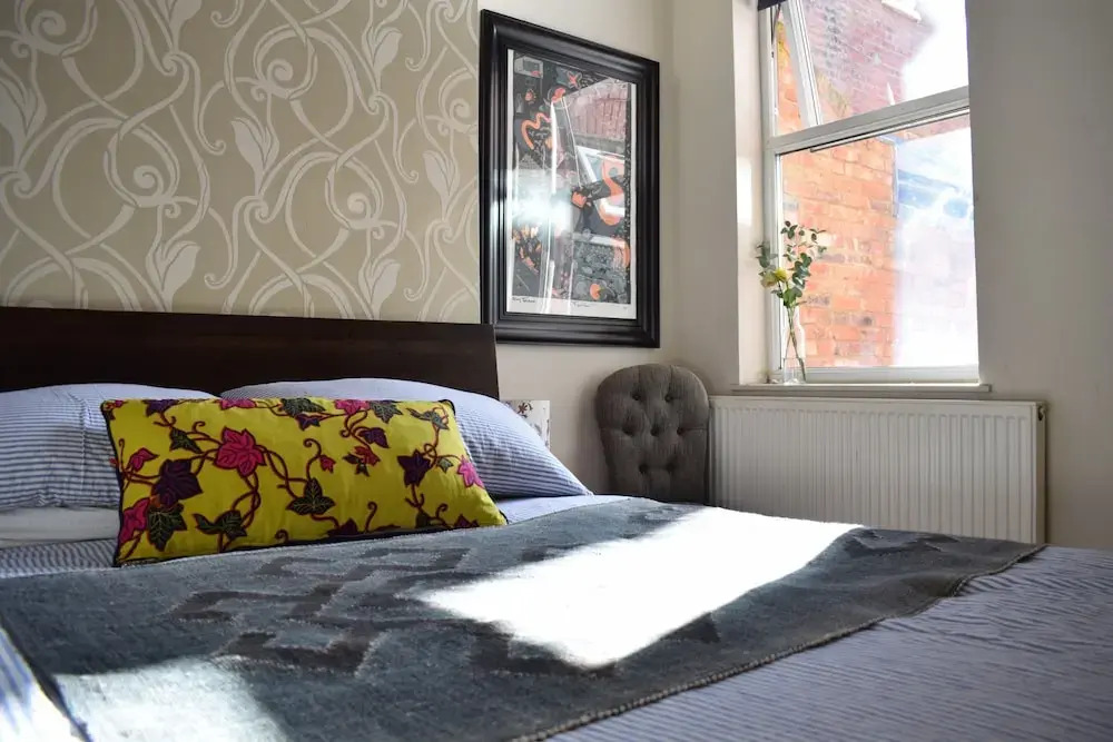 1 Bedroom Garden Flat in North West London