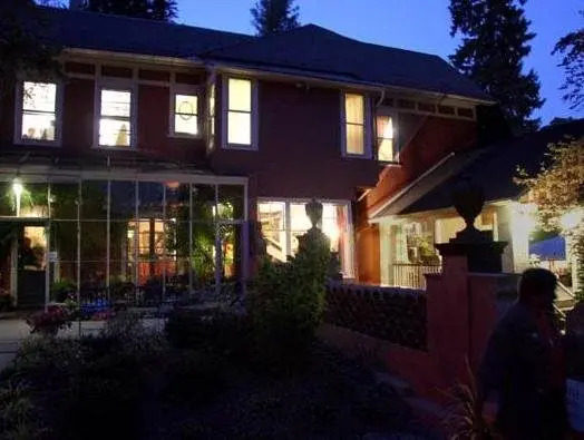 The Ellwanger Estate