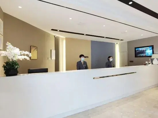 Homeinn (Xuzhou Feng County Zhongyang Avenue Wuyue Plaza Store)