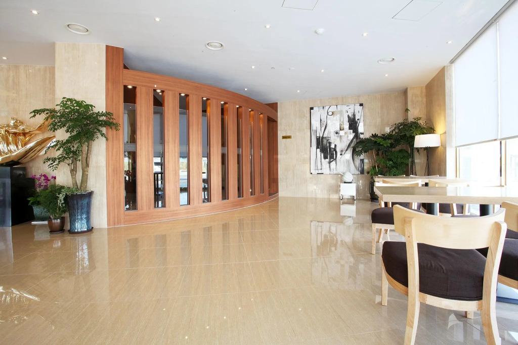 Royal Prime Hotel
