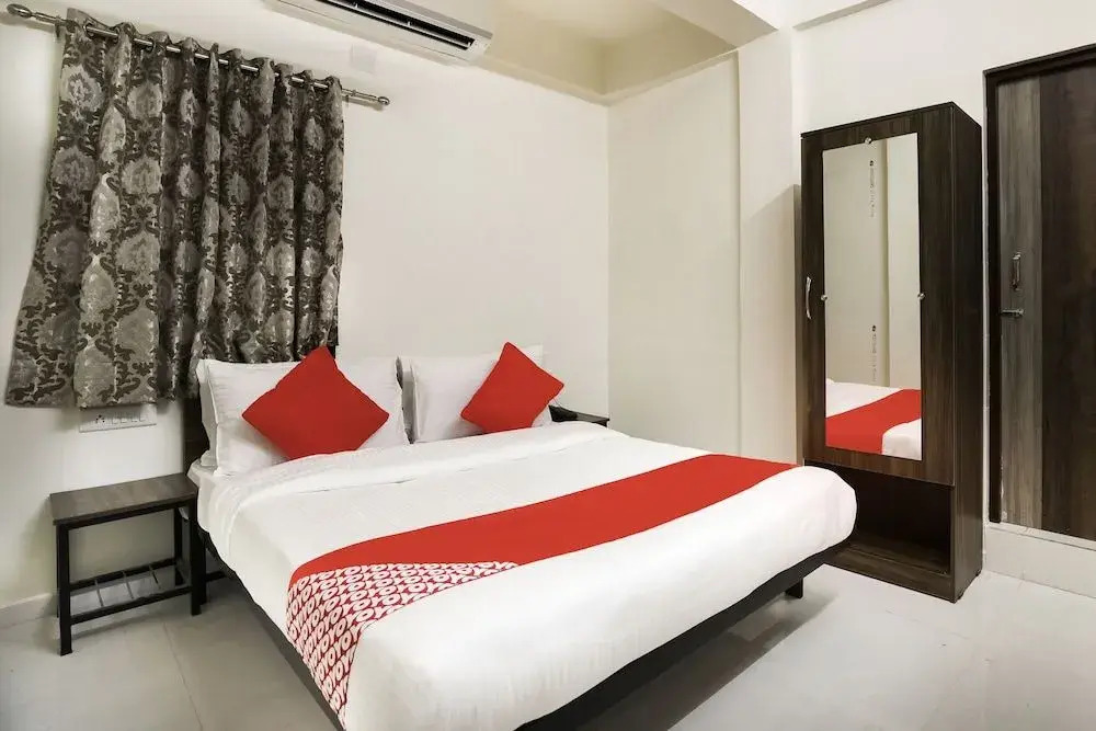Oyo Flagship 39798 Nirmala Convent Road