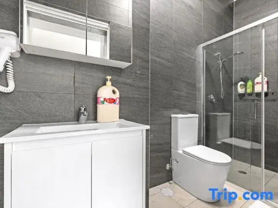 Cozy Room - Ideally Located at Kensington