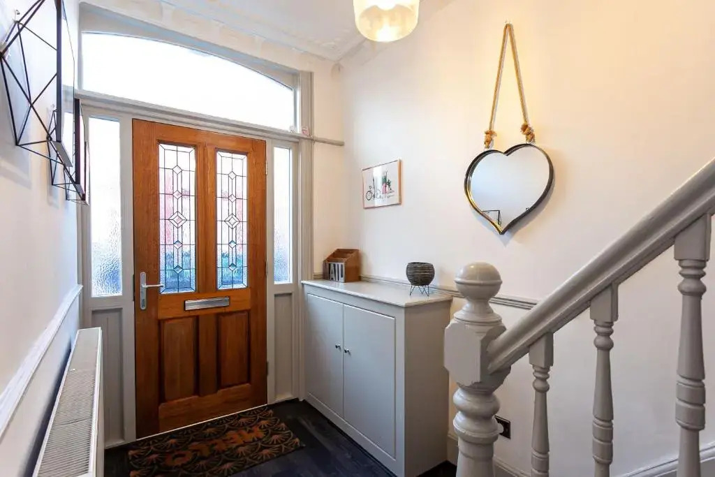 Large and Luminous Liverpool Home With Garden