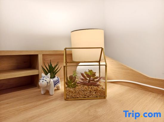 Walk to Stadium · CBD 2BR 2Bath Townhouse+ Private Parking- JJHome