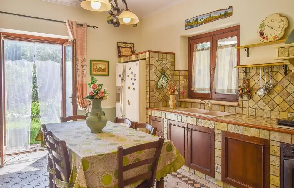 Beautiful Home in Isola di Capo Rizzuto With 3 Bedrooms