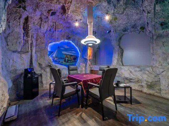 Langxin Film Art Hotel (Chengde Mountain Resort)