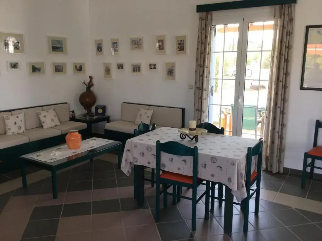 Papoulias Rooms