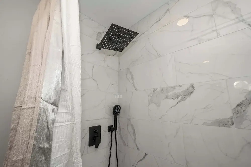 Luxe Spot 2
