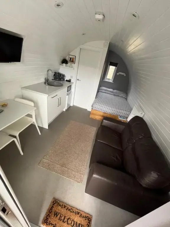 Loch Ness Pods, Pod 2