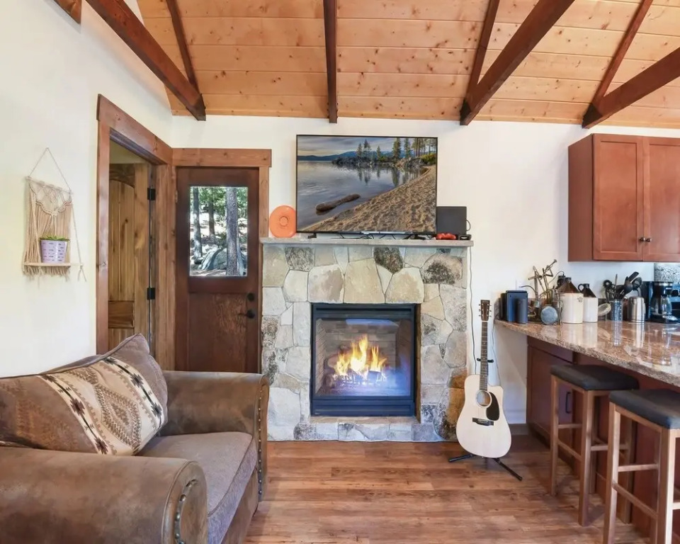 Lewis Lair Cabin 1 Bedroom Cabin by Redawning