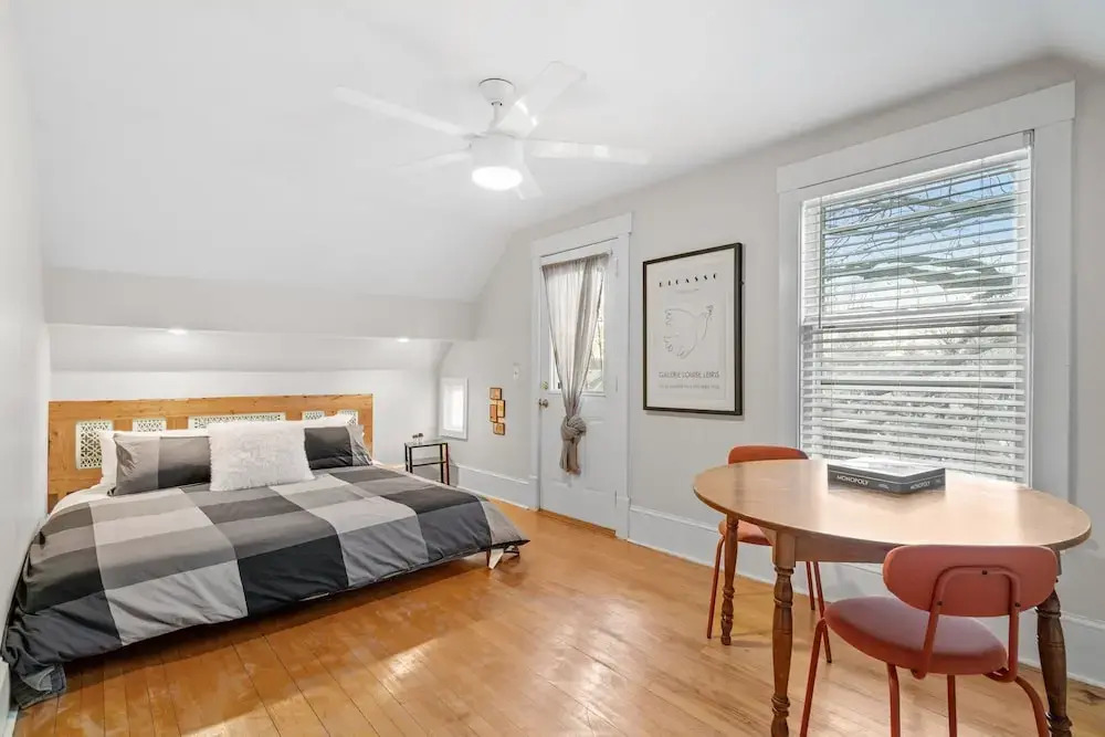Sheridan Cottage (No Front Desk)