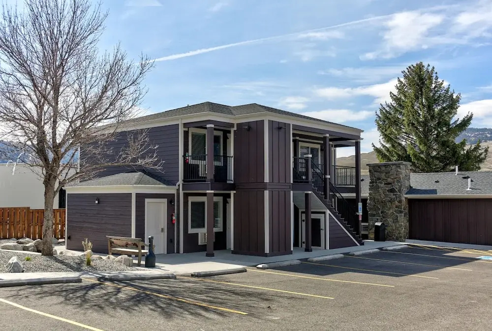 Roosevelt Hotel & Cabins - Yellowstone