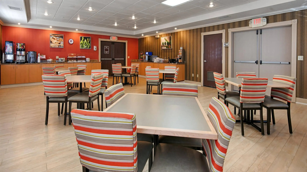 Best Western Plus Rama Inn & Suites