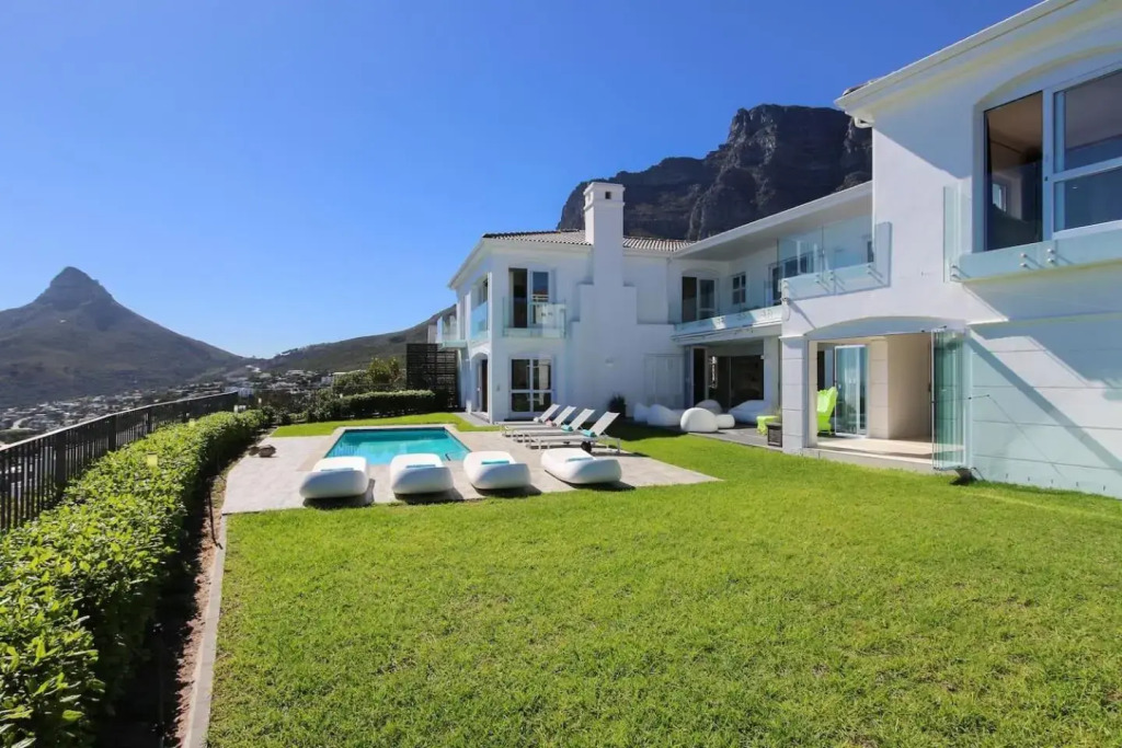 34 Theresa Avenue - Spectacular Villa with Panoramic Views