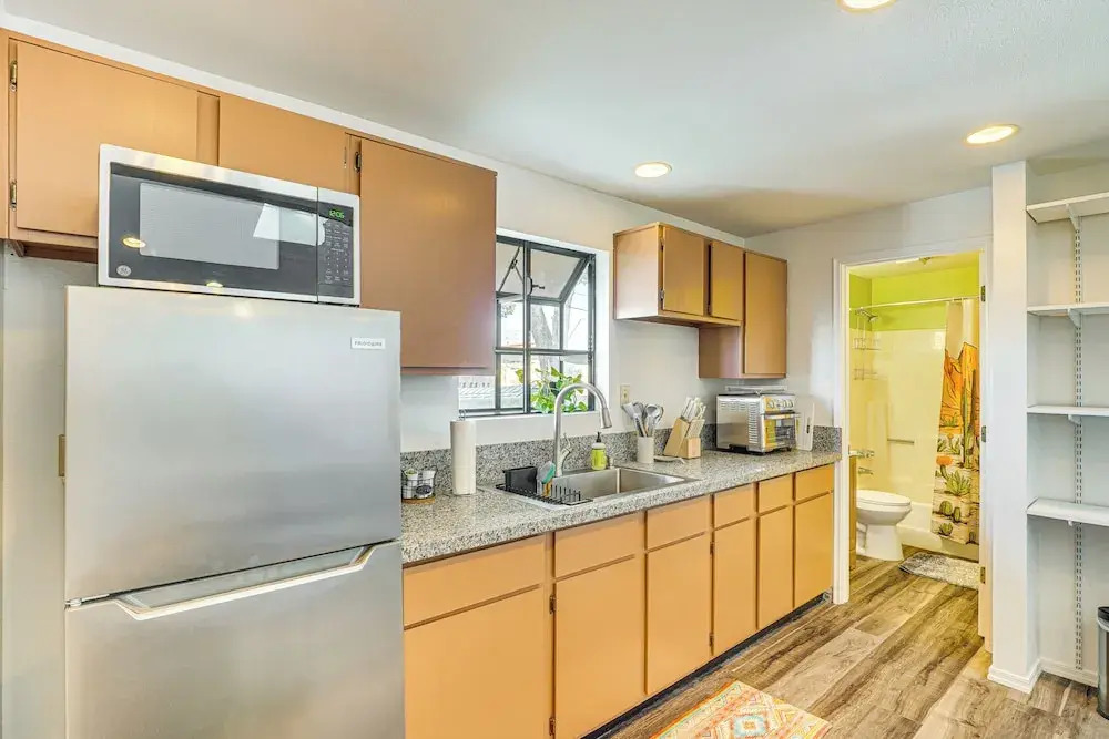 5 Mi to U of A Campus: Mtn-view Tucson Pad!