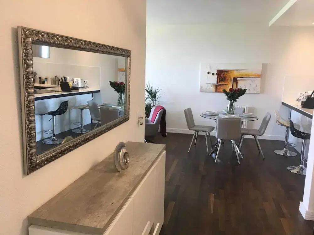 Paradise Lake View Apartment
