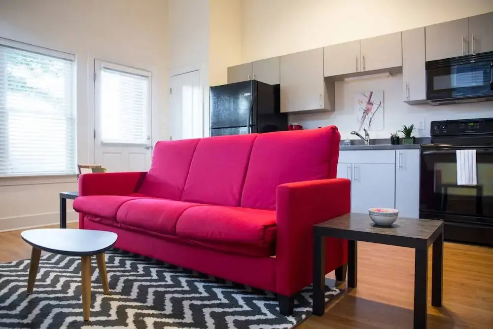 Fun 1 BR Apt In Popular NODA