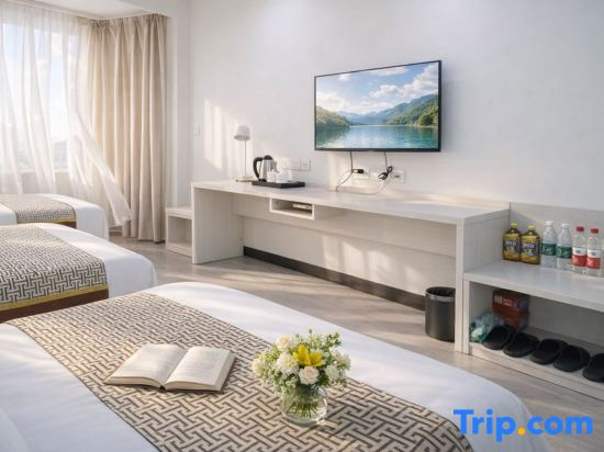 West Bridge Business Hotel (Yuetu Square Guangfeng Middle School)
