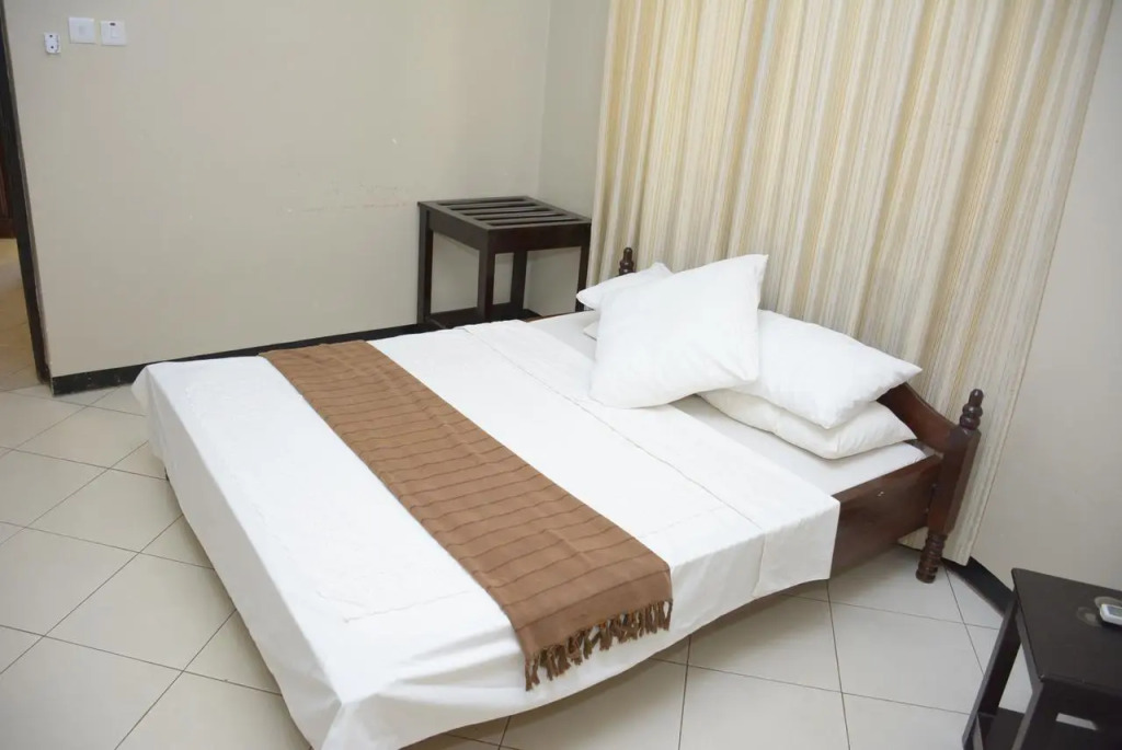 Keys Hotel Mbokomu Branch