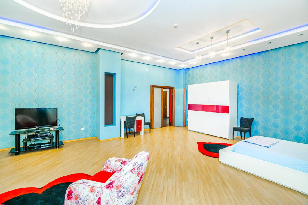 NIzami Street 4 Room DeLuxe. New Building!