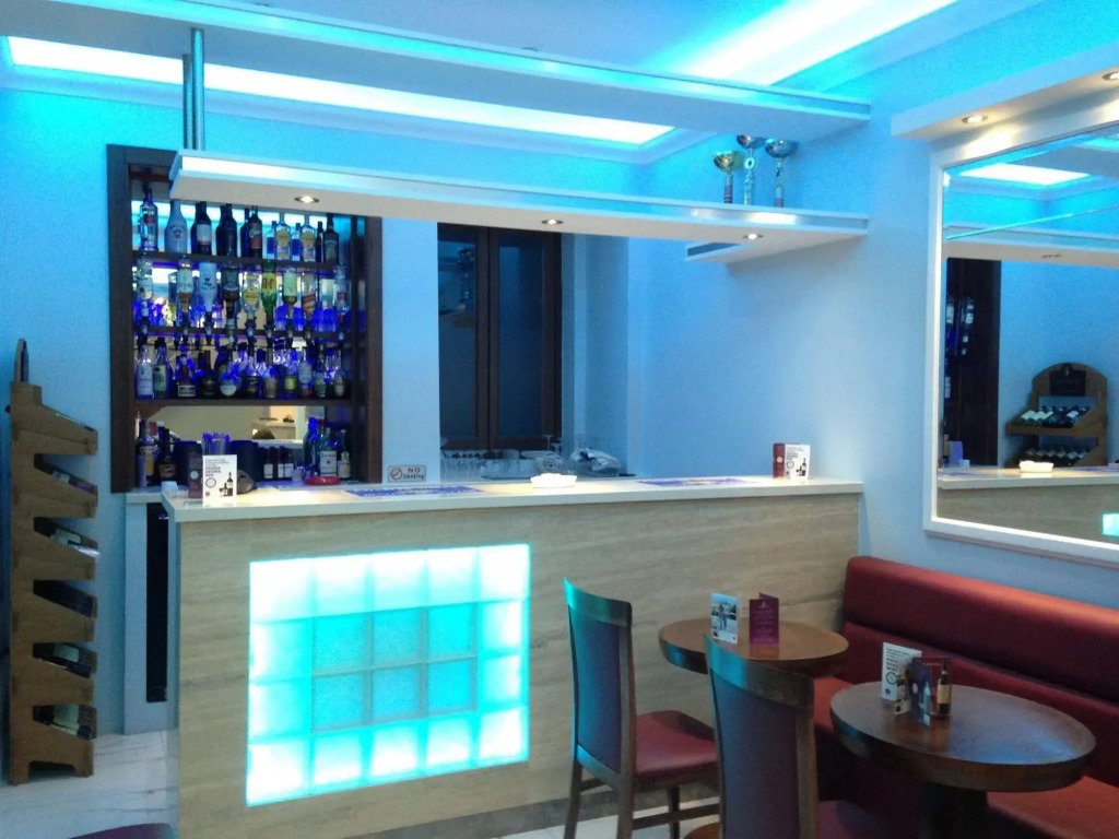 Grand Harbour Hotel