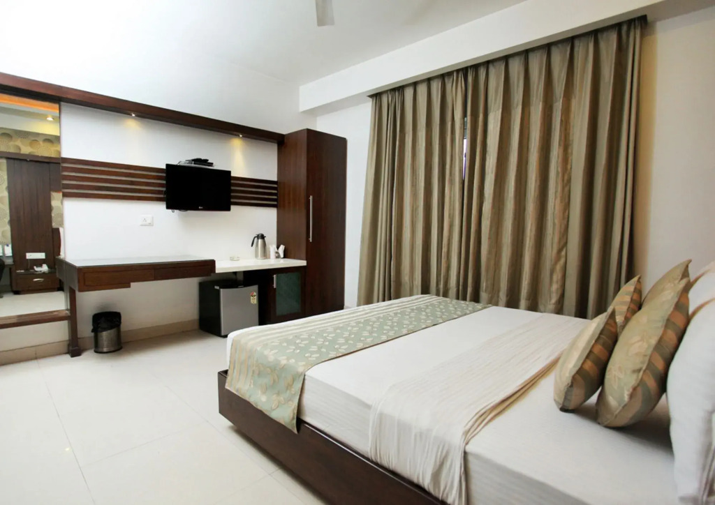 Hotel The Pearl - Newly Renovated in City Centre