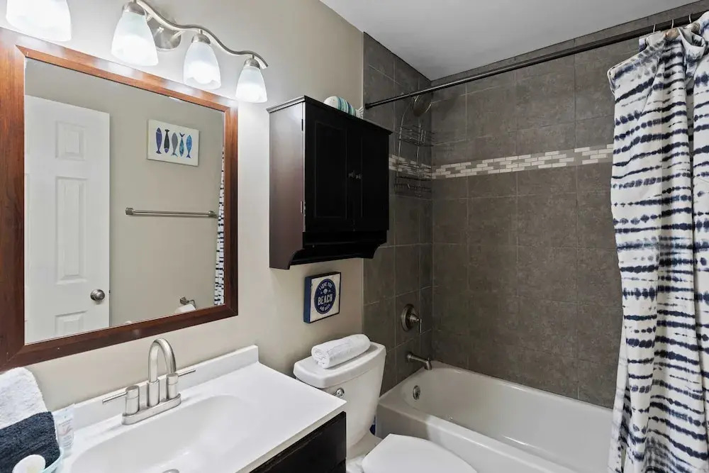 PCB Group-friendly Duplex w/ Pool, Backyard Lounge & 2 Kitchens