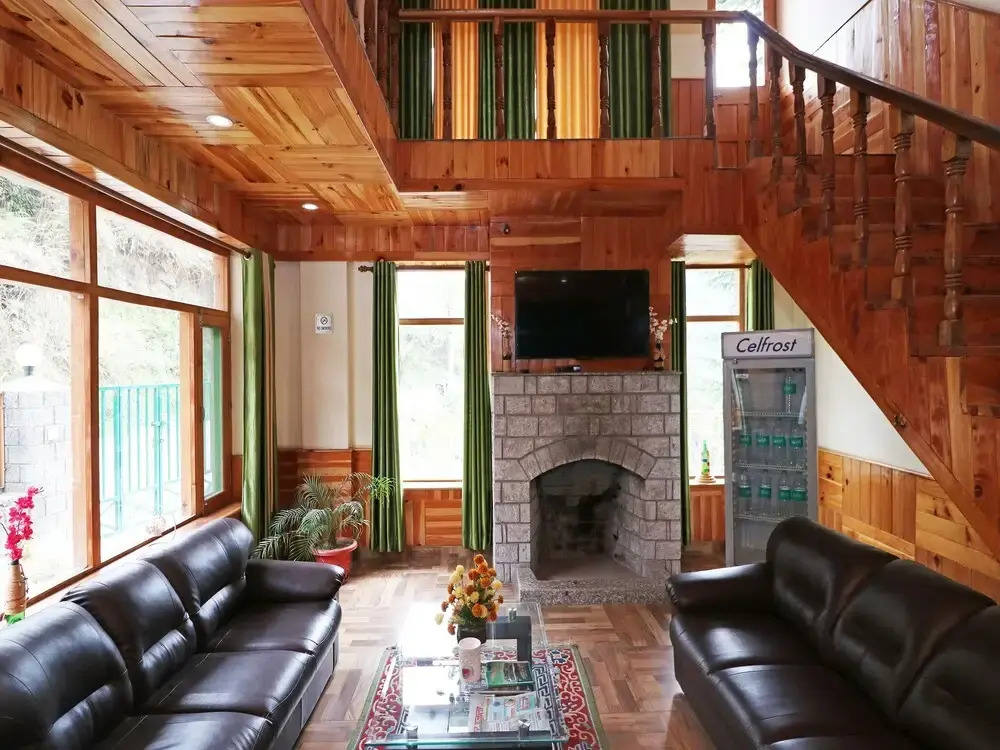 OYO 13715 Home Exotic River View Naggar Road