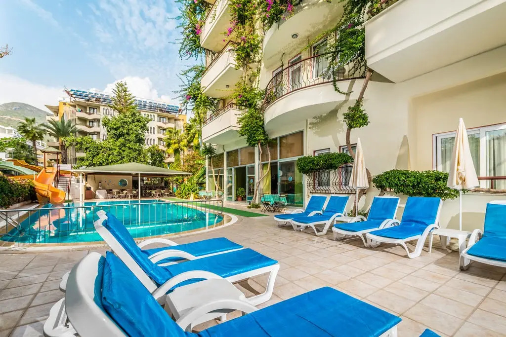The S Apart & Suites Hotel
