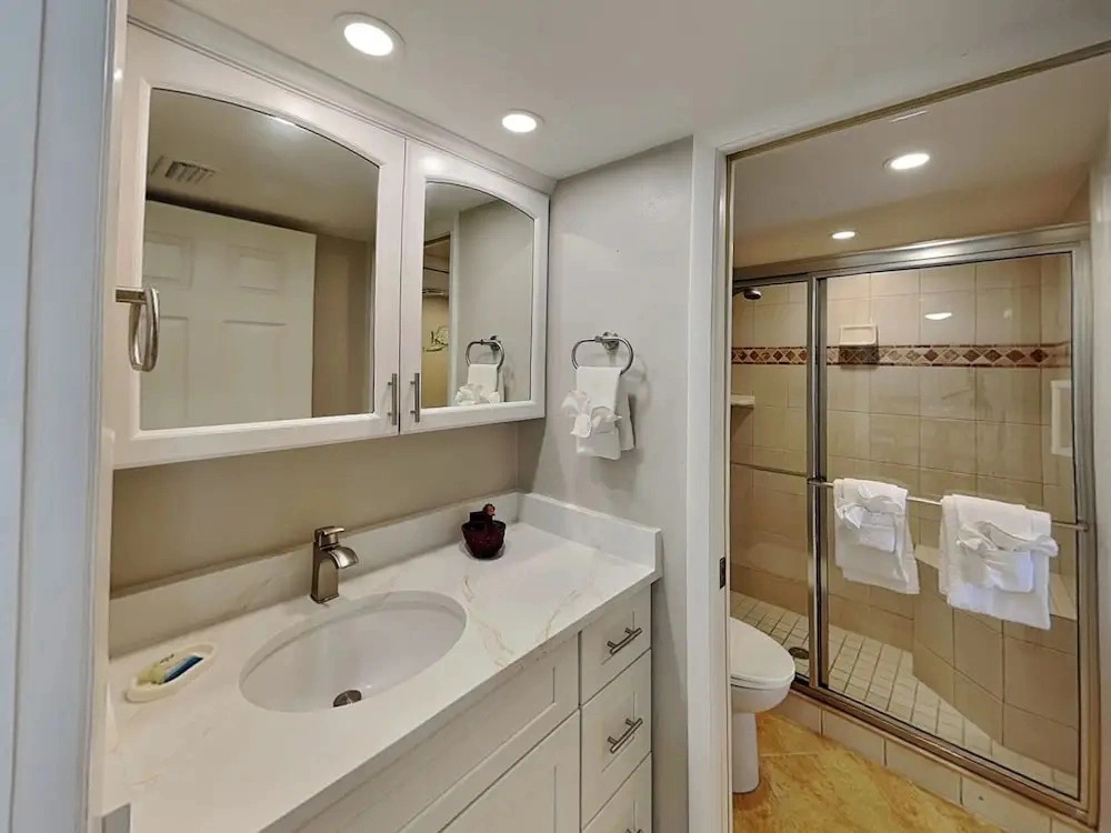 Pointe South 106