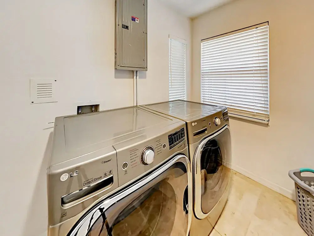 1919 Siesta Drive Home 4 Bedrooms 2 Bathrooms Home